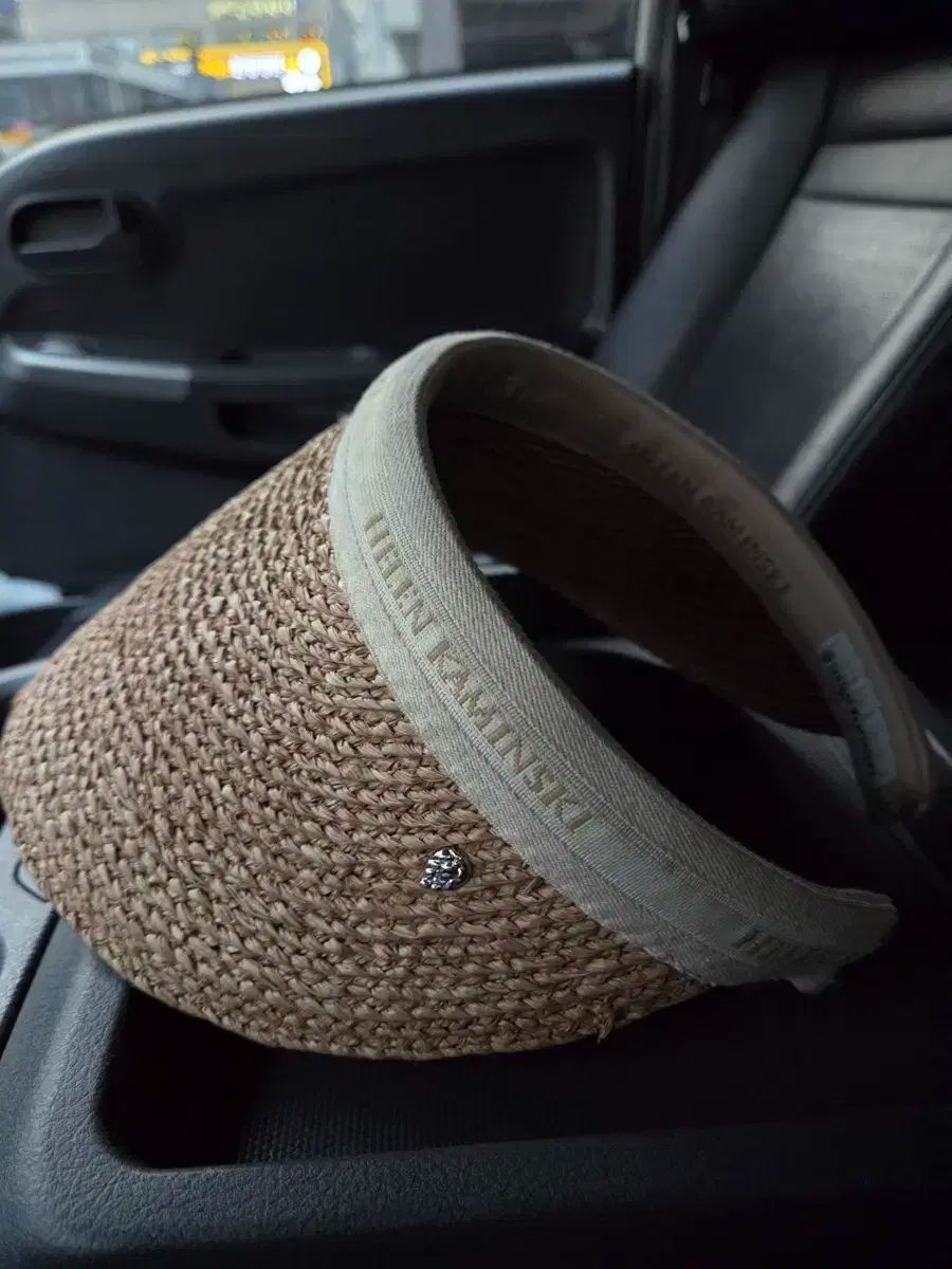 ヘレンカミンスキー ビアンカ サンバイザー