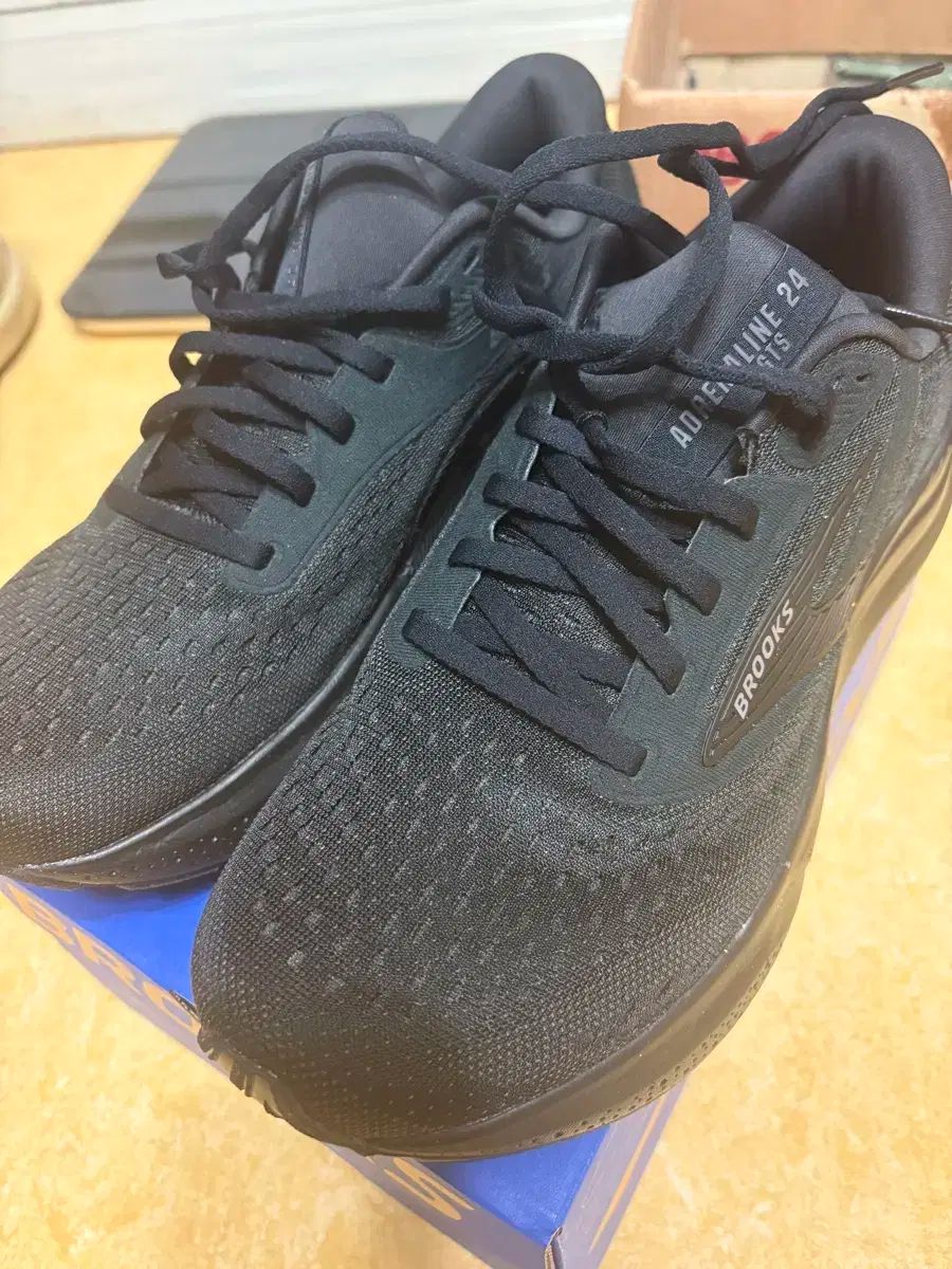 ブルックス アデレナリン GTS 24 ミディアム ブラック 265