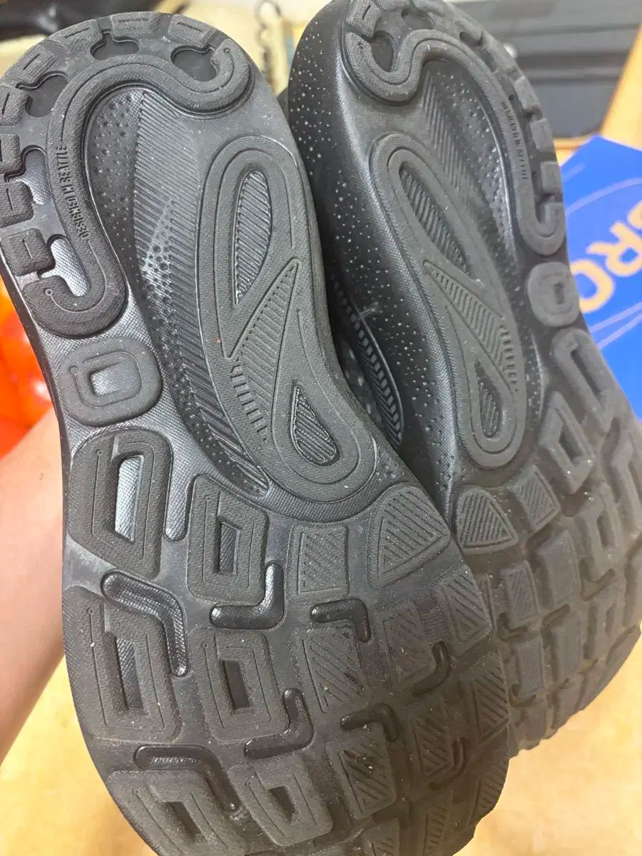 ブルックス アデレナリン GTS 24 ミディアム ブラック 265