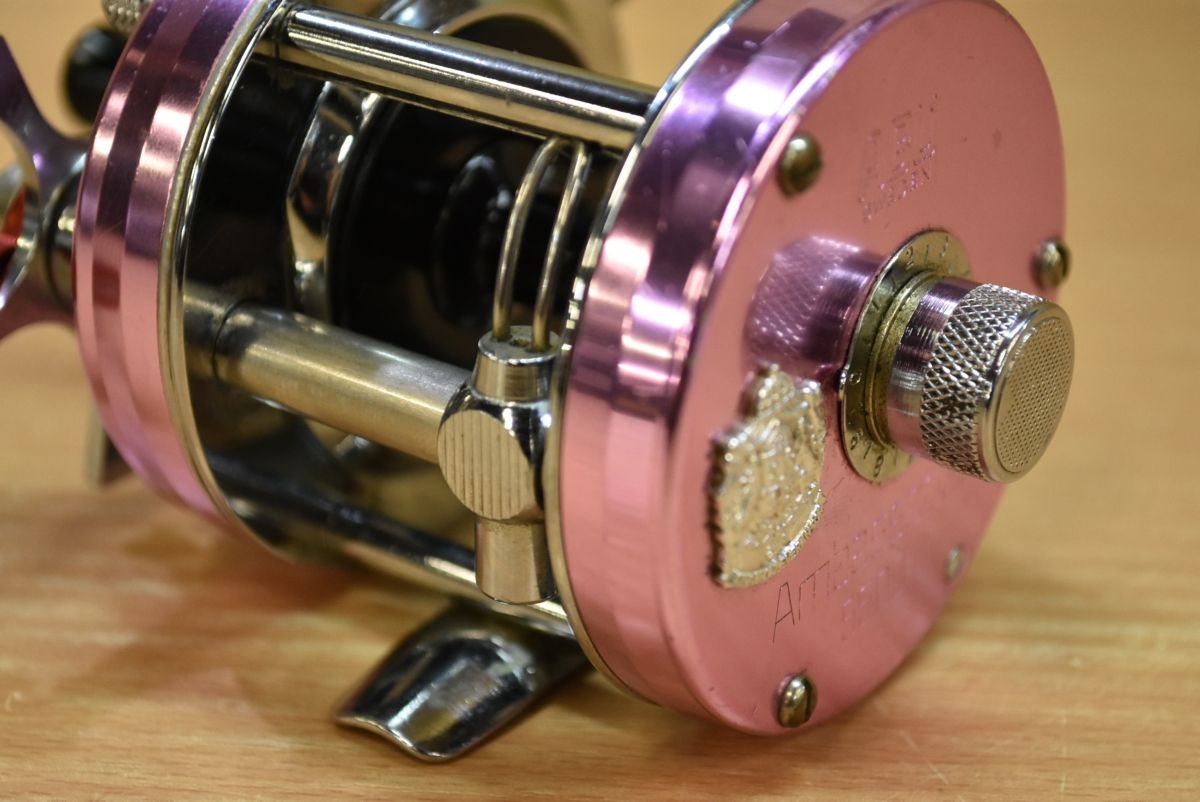 アブガルシア アンバサダー 5500C 社外 ハンドル付き 右巻き No 831200 ピンク ベイトリール AbuGarcia Anbassader ブラックバス バス