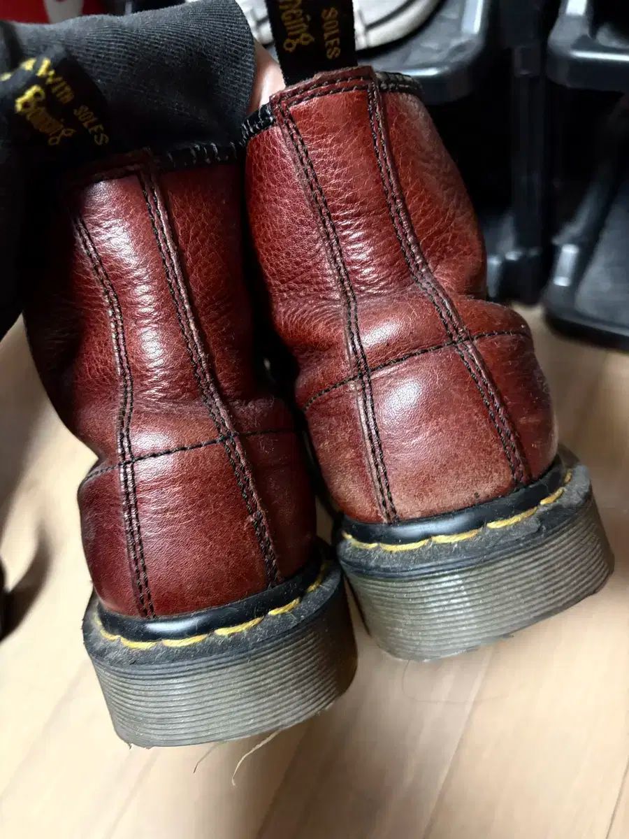 ヴィンテージ DR. MARTENS ドクターマーチン ウォーカーブーツ 6ホール さくらんぼレッド