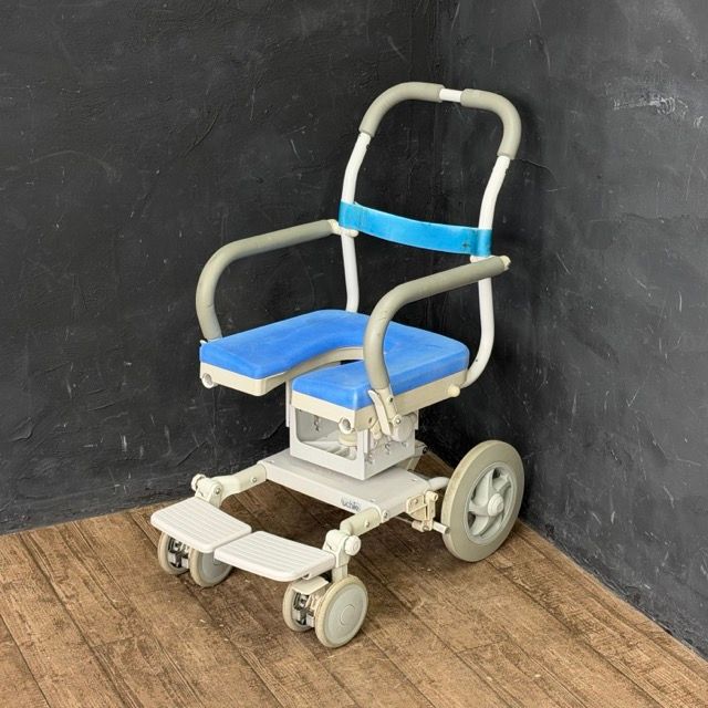 シャワー車椅子 uchie ウチエ シャワーラク 入浴補助車椅子 UC U字シート ノーパンクタイヤ 514875