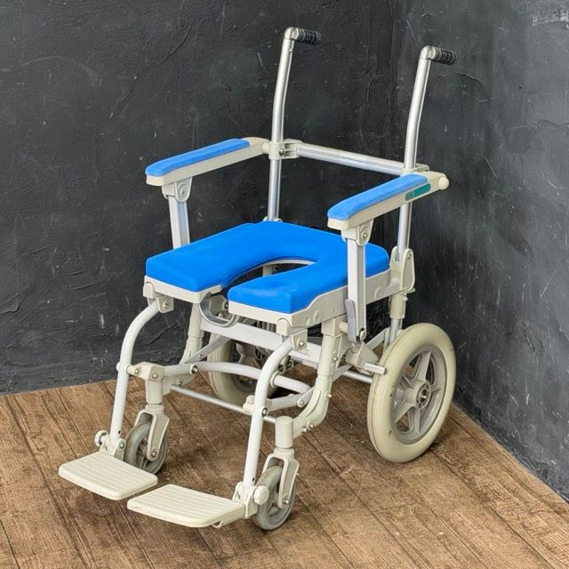 ウチエ 入浴用車椅子 ノーパンクタイヤ U型シート 介護用品 4輪 シャワー用 514861
