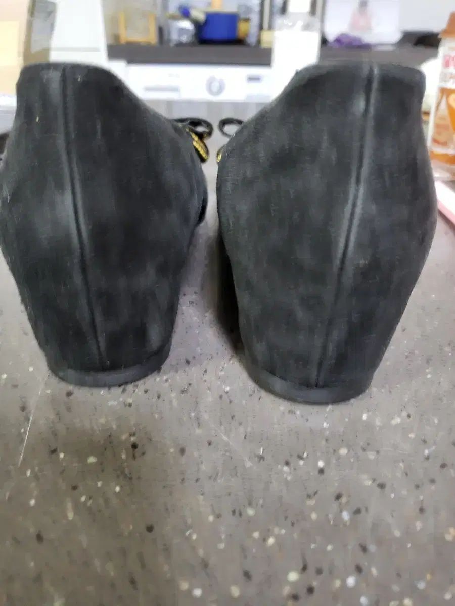 ブランド ハンドメイド靴 ヒドゥンヒール リアル スウェード スタッズ ウエッジヒール 240