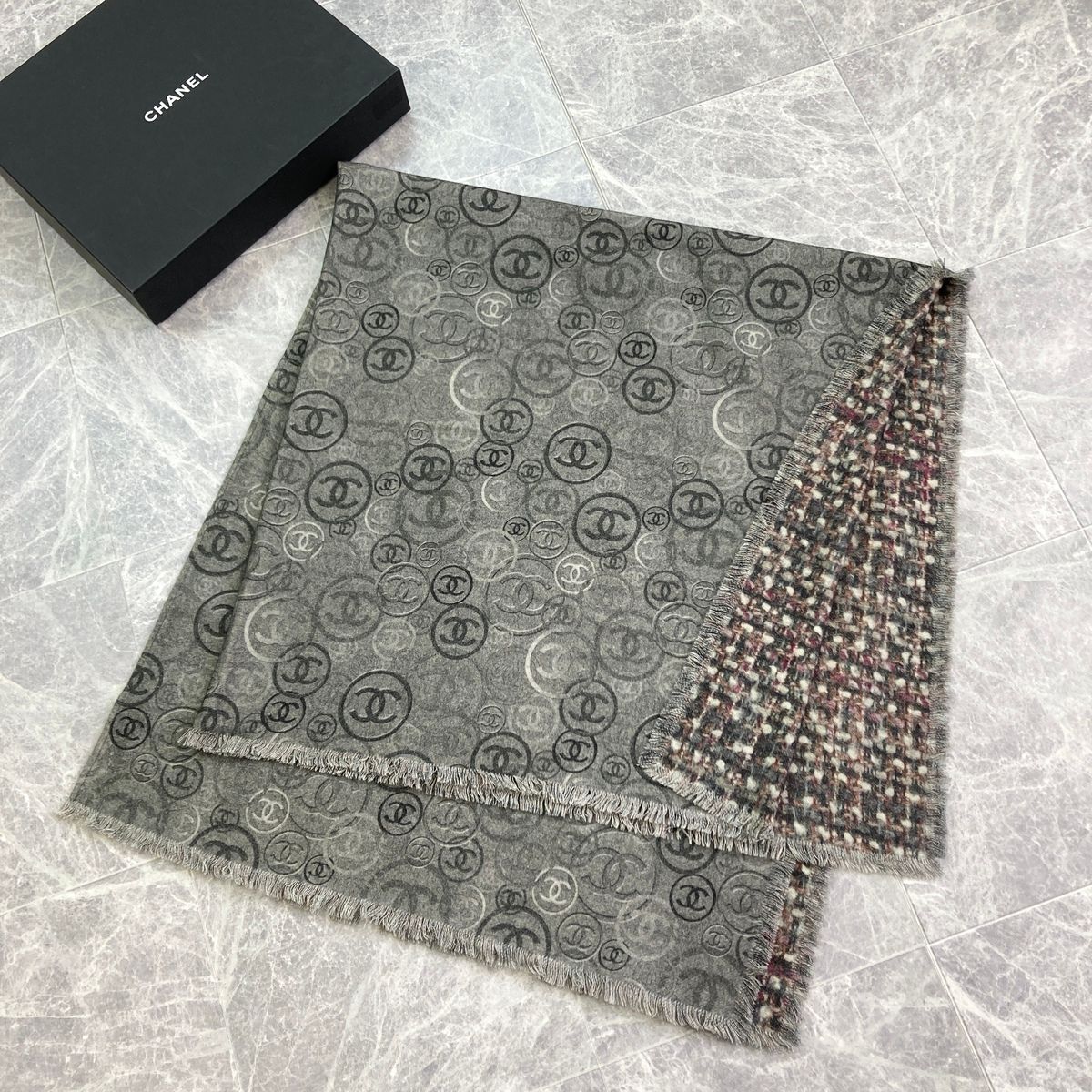 CHANEL シャネル ココマーク ケープ リバーシブル ストール レディース カシミヤ グレー ブラック ホワイト