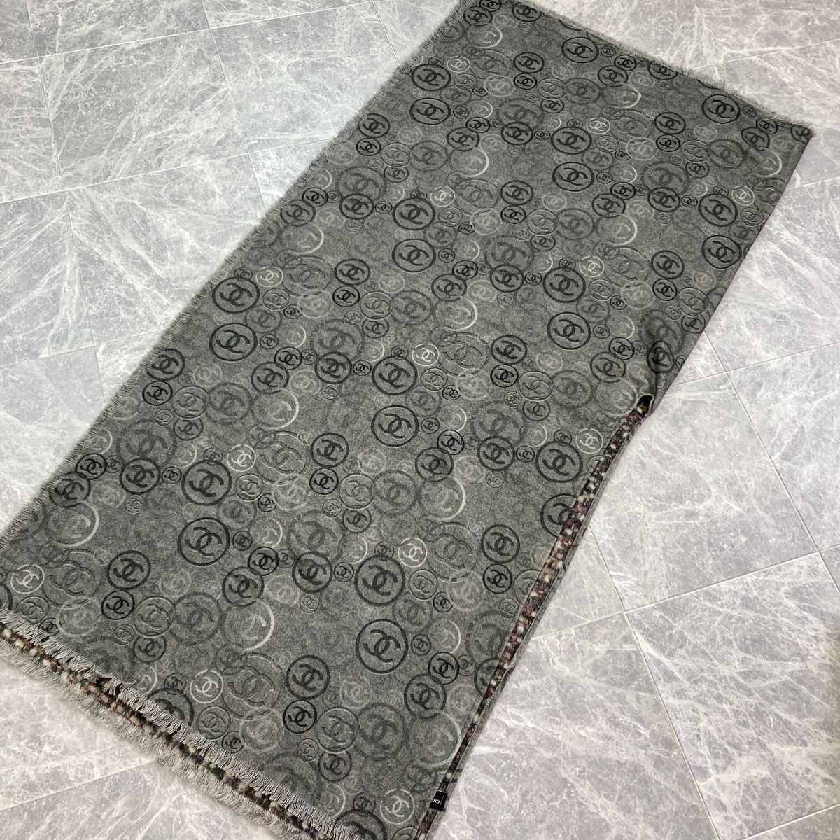 CHANEL シャネル ココマーク ケープ リバーシブル ストール レディース カシミヤ グレー ブラック ホワイト