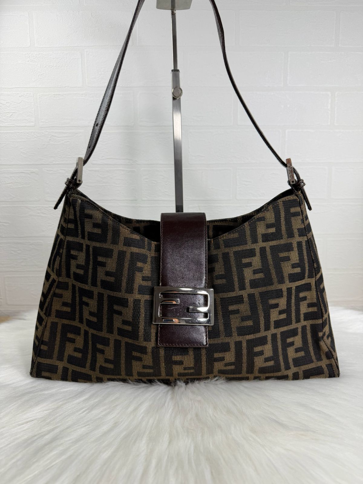 現状品 Fendi フェンディ ショルダーバッグ ズッカ ナイロンキャンバス ブラウン シルバー金具 レディース