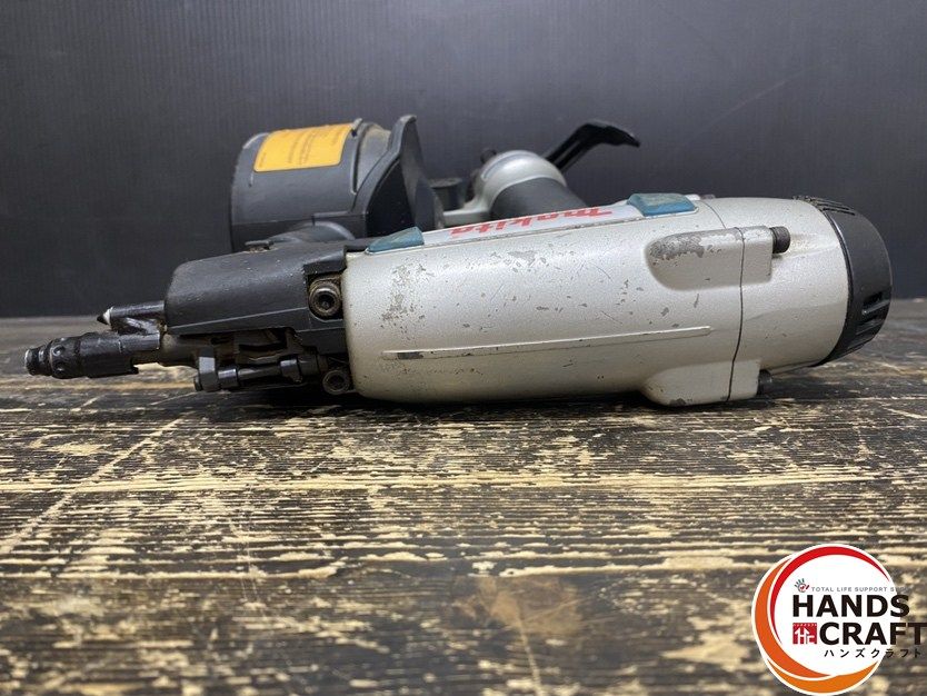  品 makita マキタ AN 504 A エア釘打 使用空気圧 0.44-0.83 MPa 使用釘 ワイヤ釘27-50 mm 本体のみ 釘打機 エアーツール