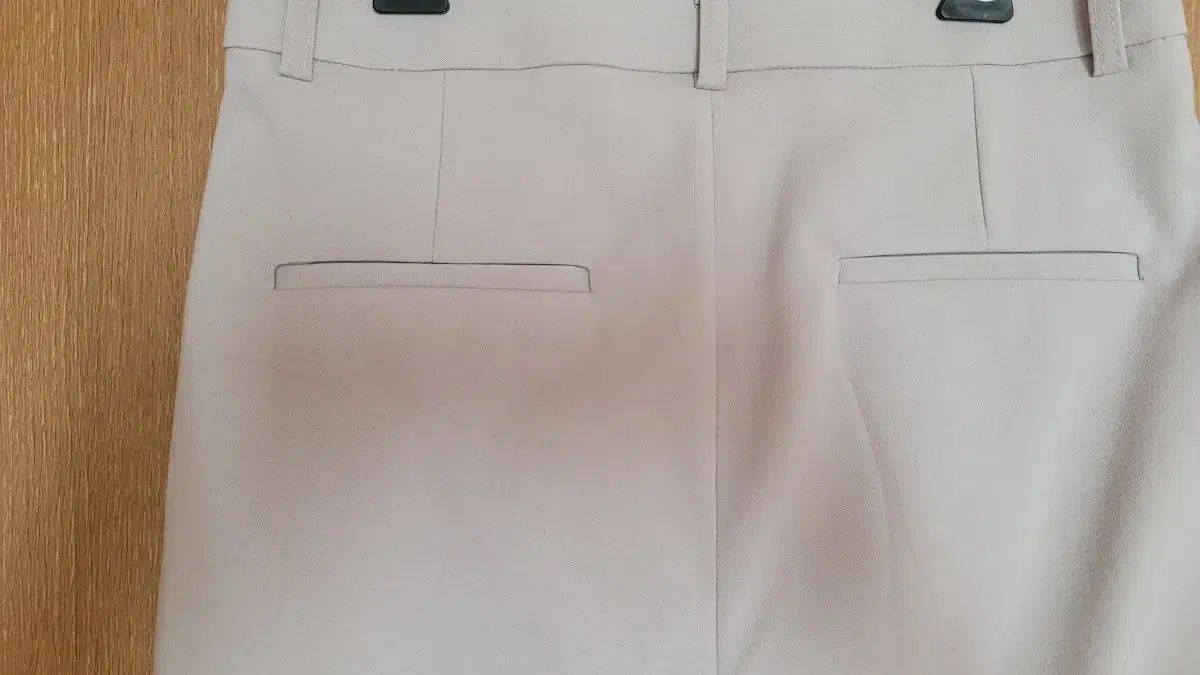 スラックス ベージュ