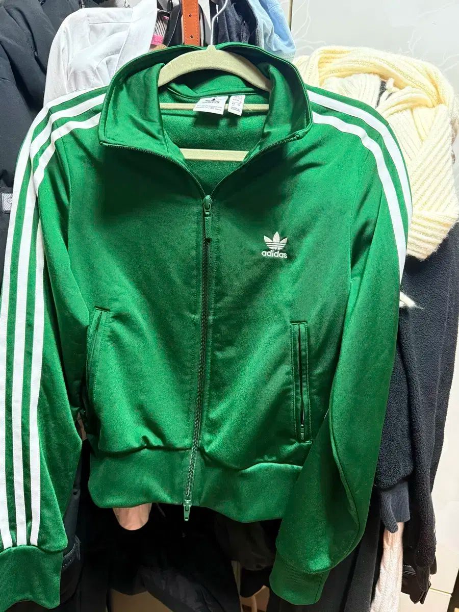 アディダスジャージ クロップド トラックジャージ ツーウェイ