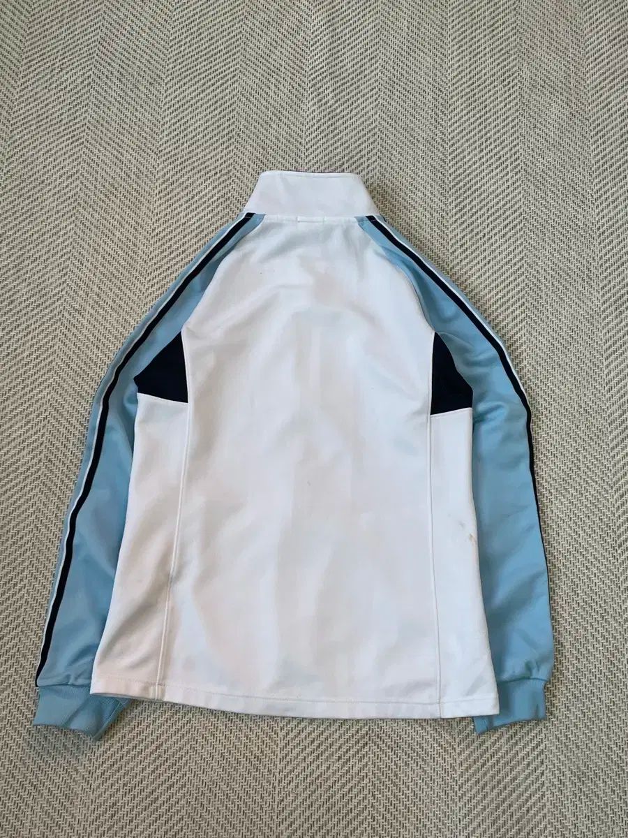 アディダス スカイ