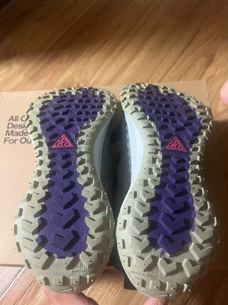 ナイキ acg マウンテン フライ 275