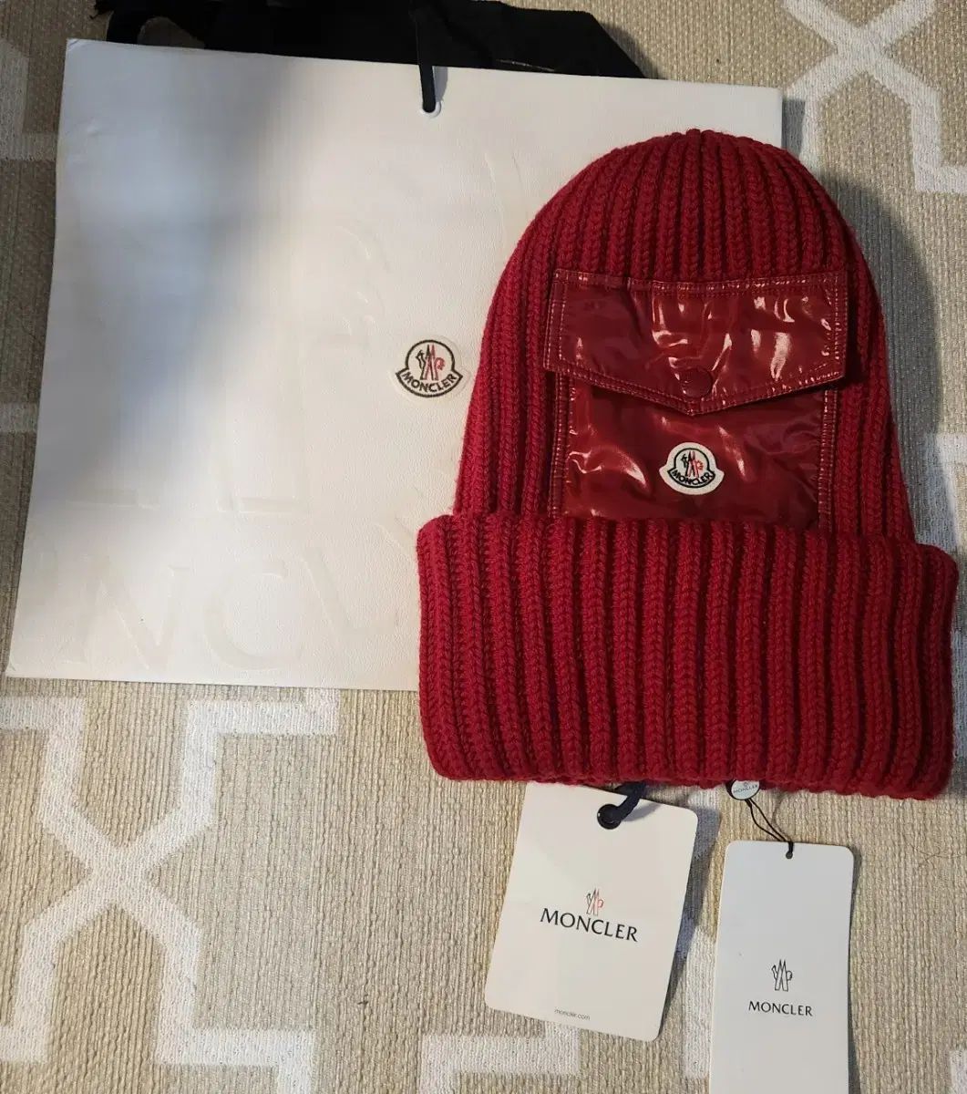 MONCLER モンクレール ビーニー 帽子 レッド ポケット ニット フリーサイズ ユニセックス 新入荷