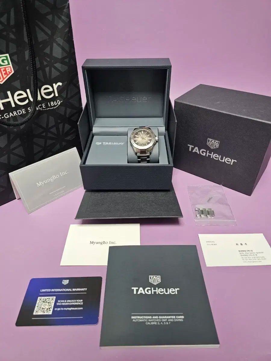 TAG Heuer アクアレーサー 200 オート 40mm 黒文字盤 メタル時計 WBP2110