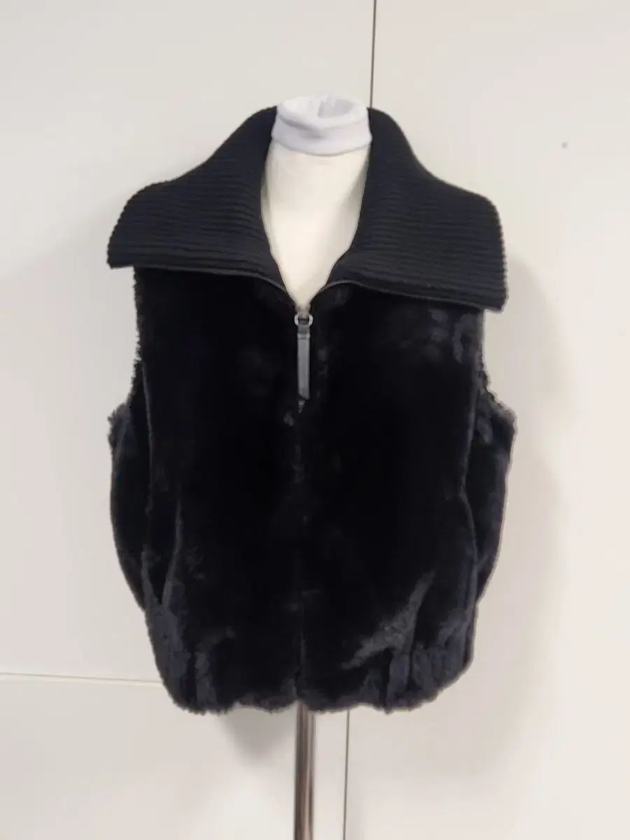 TaylorMade Golf レディース フェイクファー ジップアップ ベスト S 22SS