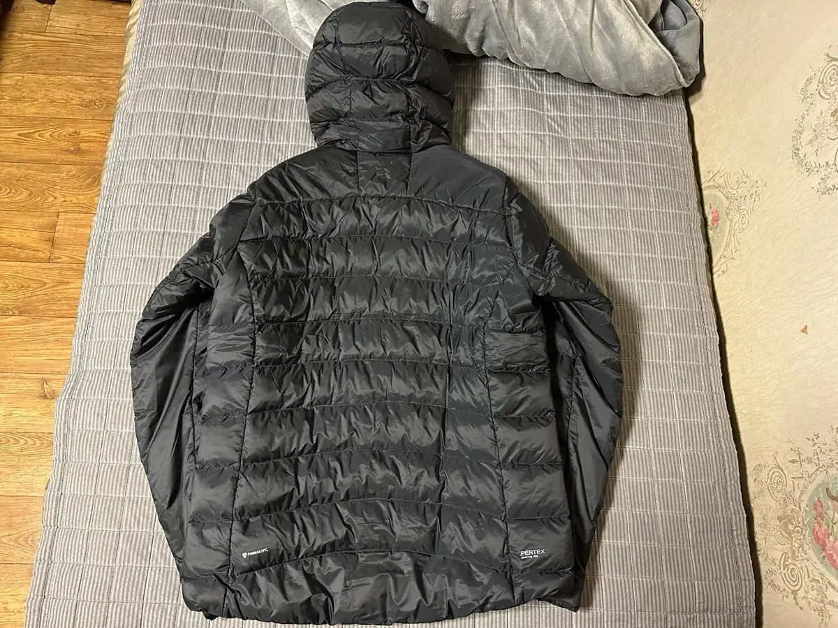 Rab シーラス ウルトラ WHO フーディー ブラック L