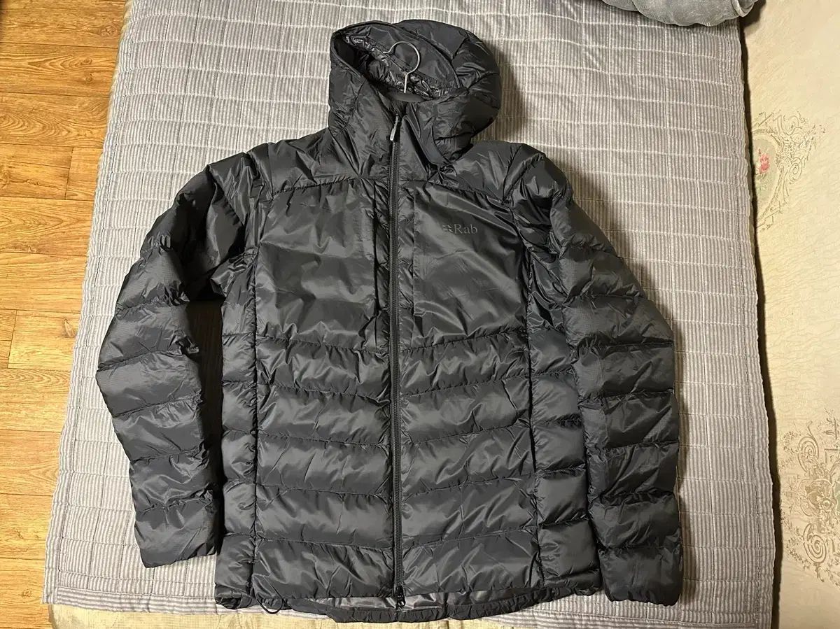 Rab シーラス ウルトラ WHO フーディー ブラック L