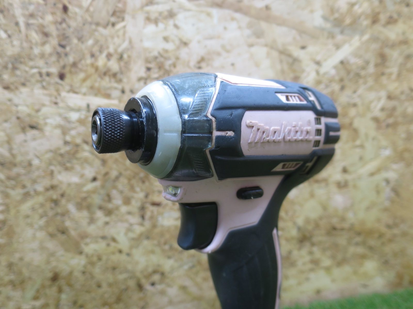 マキタ makita 18V インパクトドライバー 型番不明 本体のみ