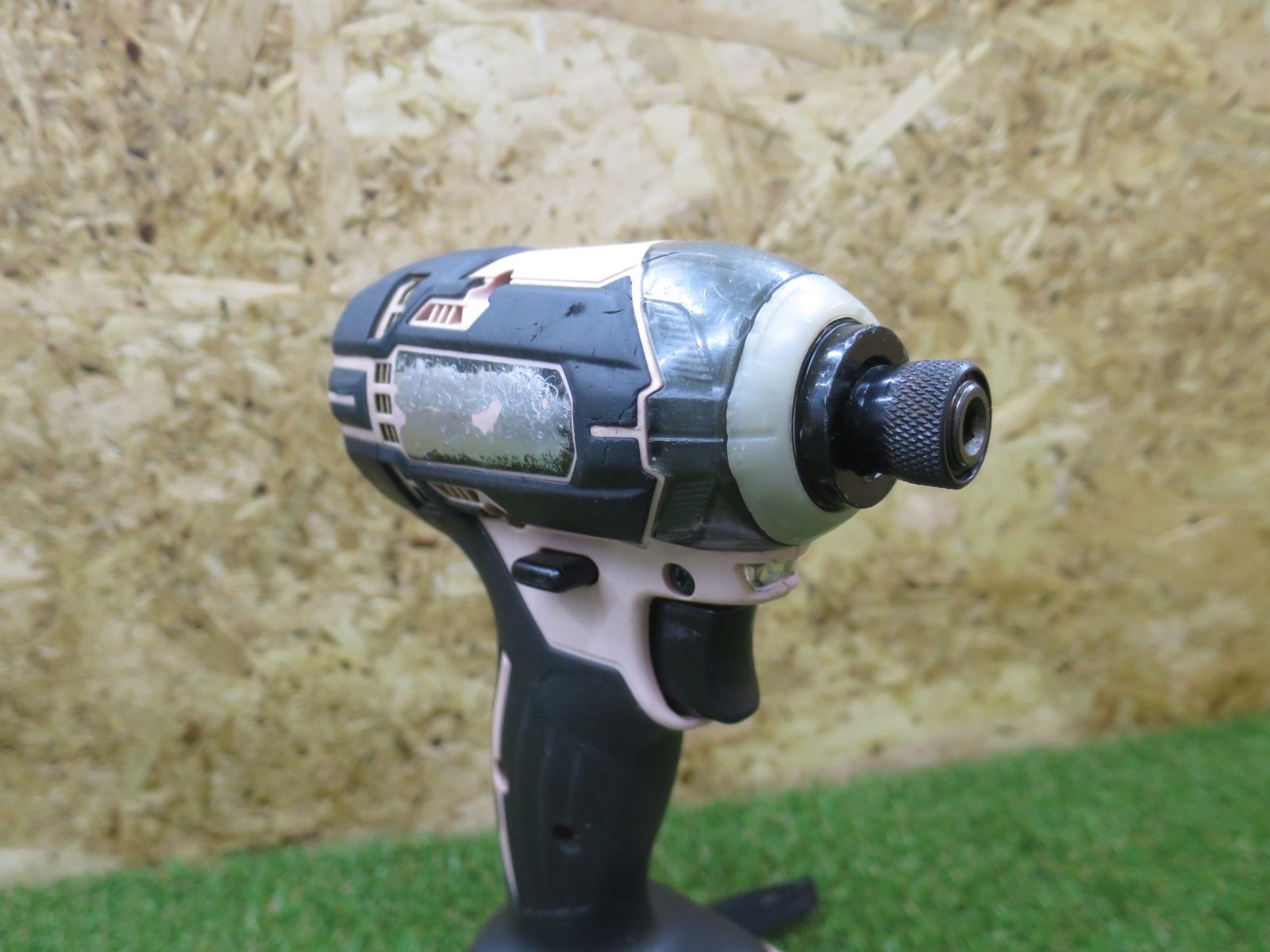 マキタ makita 18V インパクトドライバー 型番不明 本体のみ - メルカリ