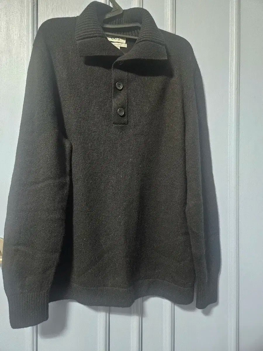 COS メンズ スポーツブラ ブラウン ボタン カシミア ニット