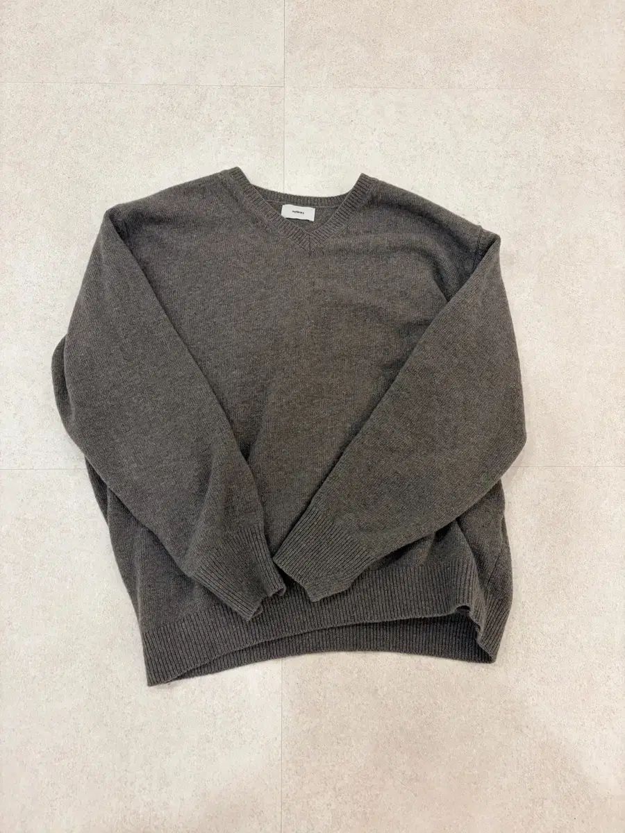 MYライブラリー Vネックニット L