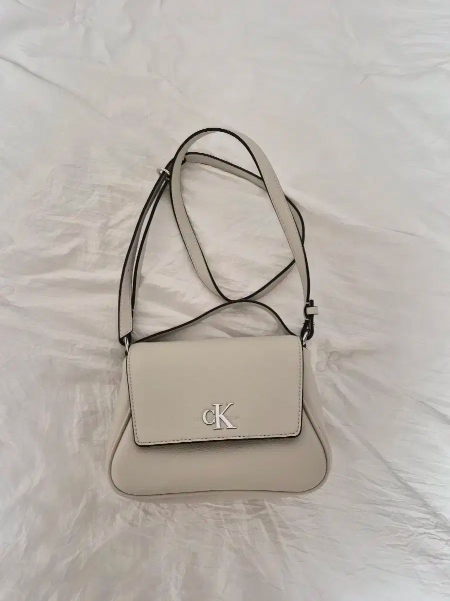 Calvin Klein クロスバック