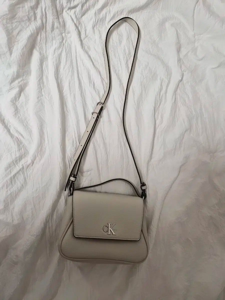 Calvin Klein クロスバック