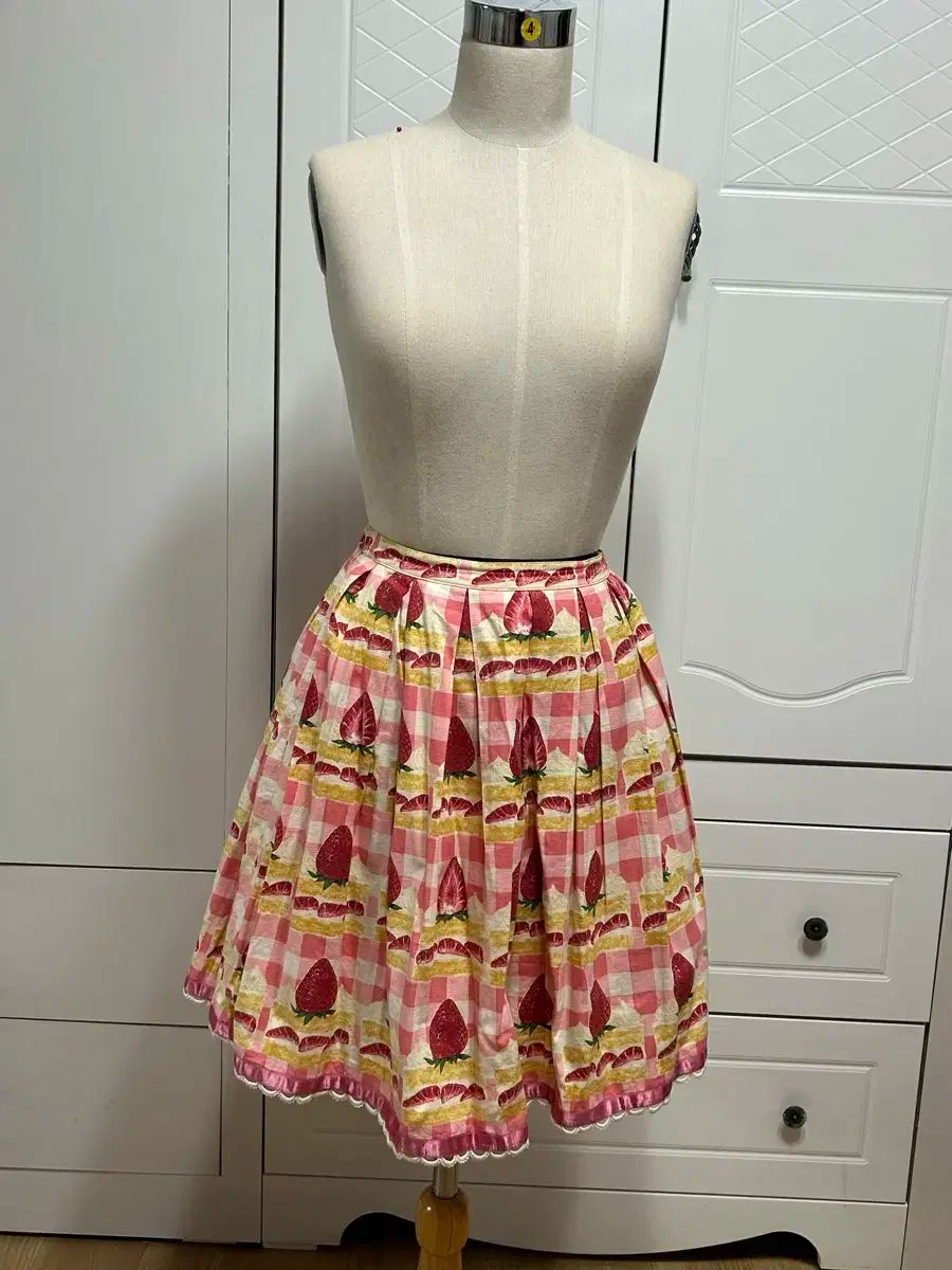 エミリー シャーリーテンプルキュートスカート CHECK 딸기 ショートケーキ ヴィンテージ