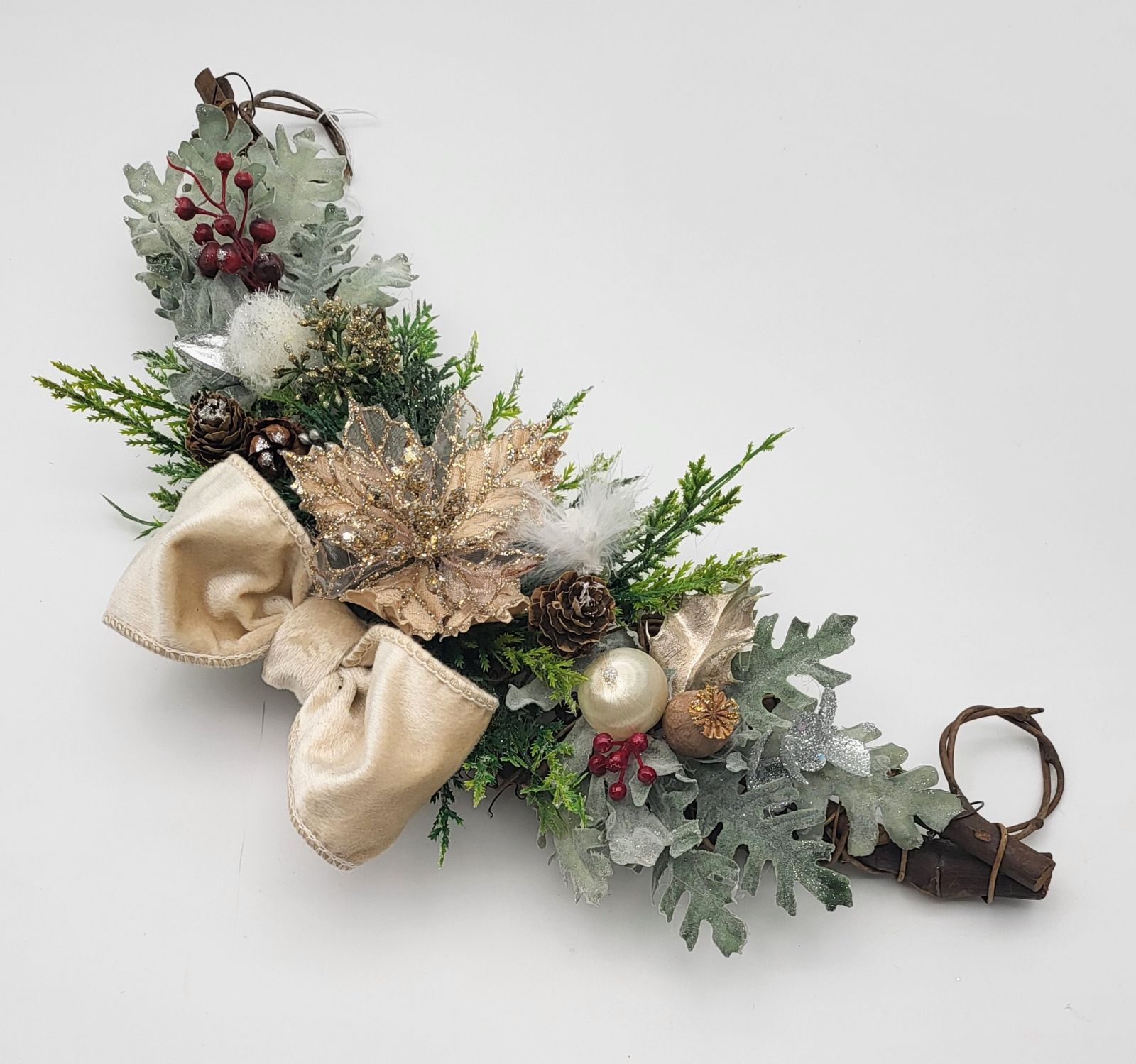 ゴールドポインセチア三日月クリスマスリース