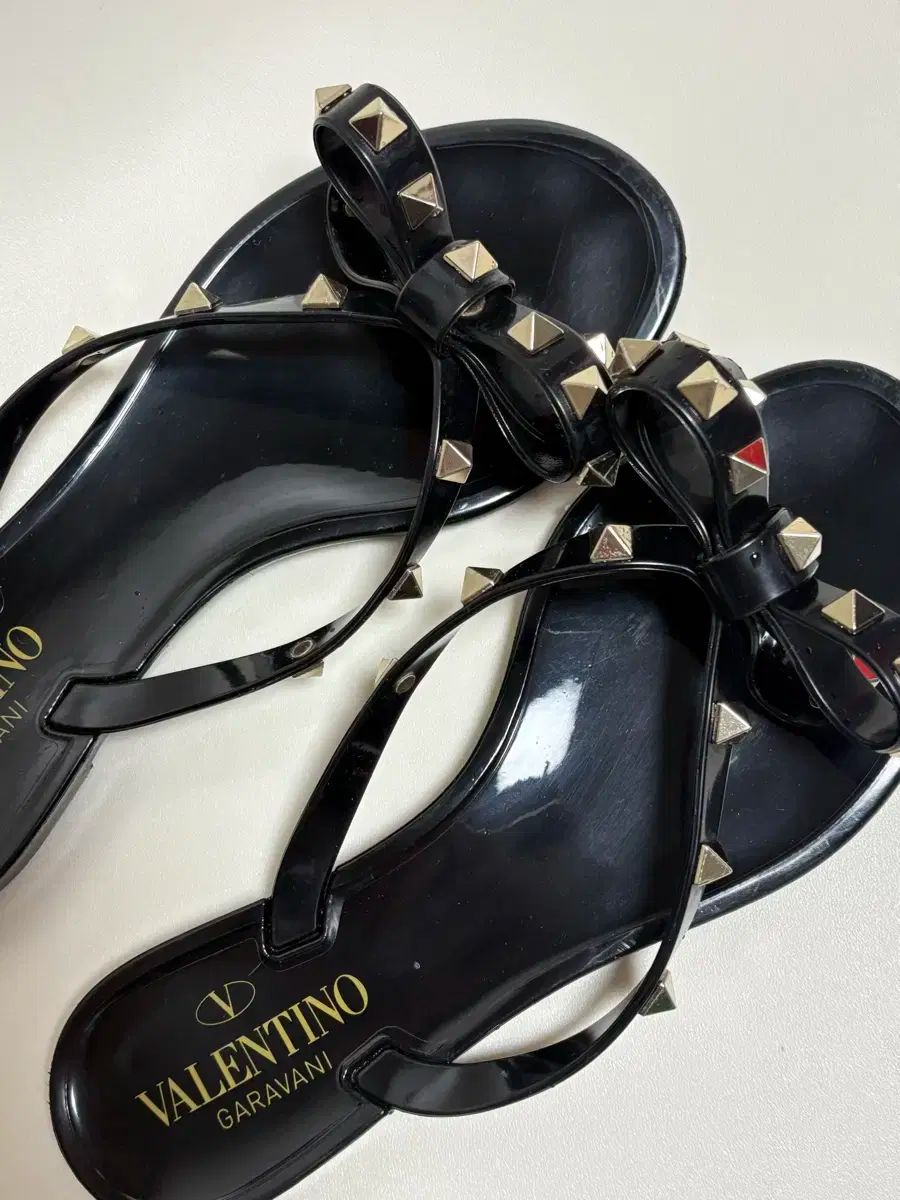  ヴァレンティノ ロックスタッズ リボン フリップフロップ サンダル サンダル サンダル ミュール