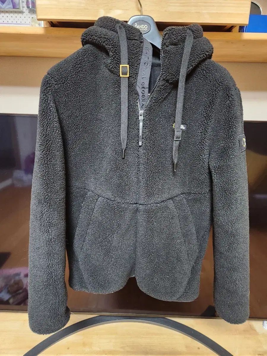 ナショナルジオグラフィック フリース シープスキン m