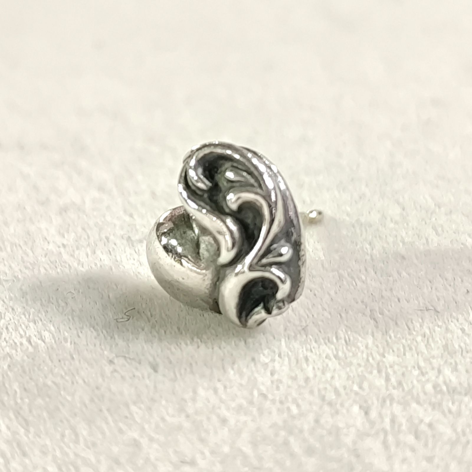 片耳用】クロムハーツ ハート スタッドピアス シルバー キャッチ欠 ②