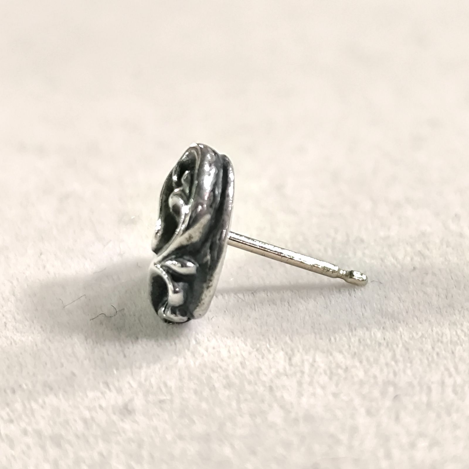 片耳用】クロムハーツ ハート スタッドピアス シルバー キャッチ欠 ②