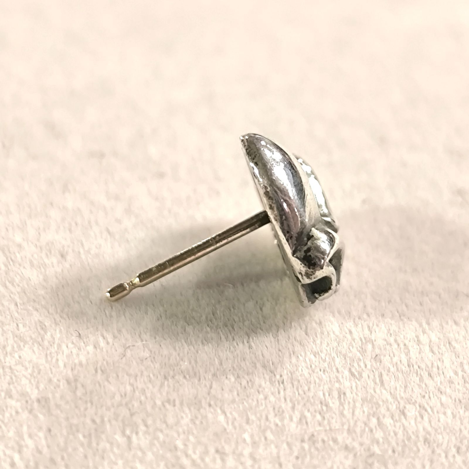 片耳用】クロムハーツ ハート スタッドピアス シルバー キャッチ欠 ②