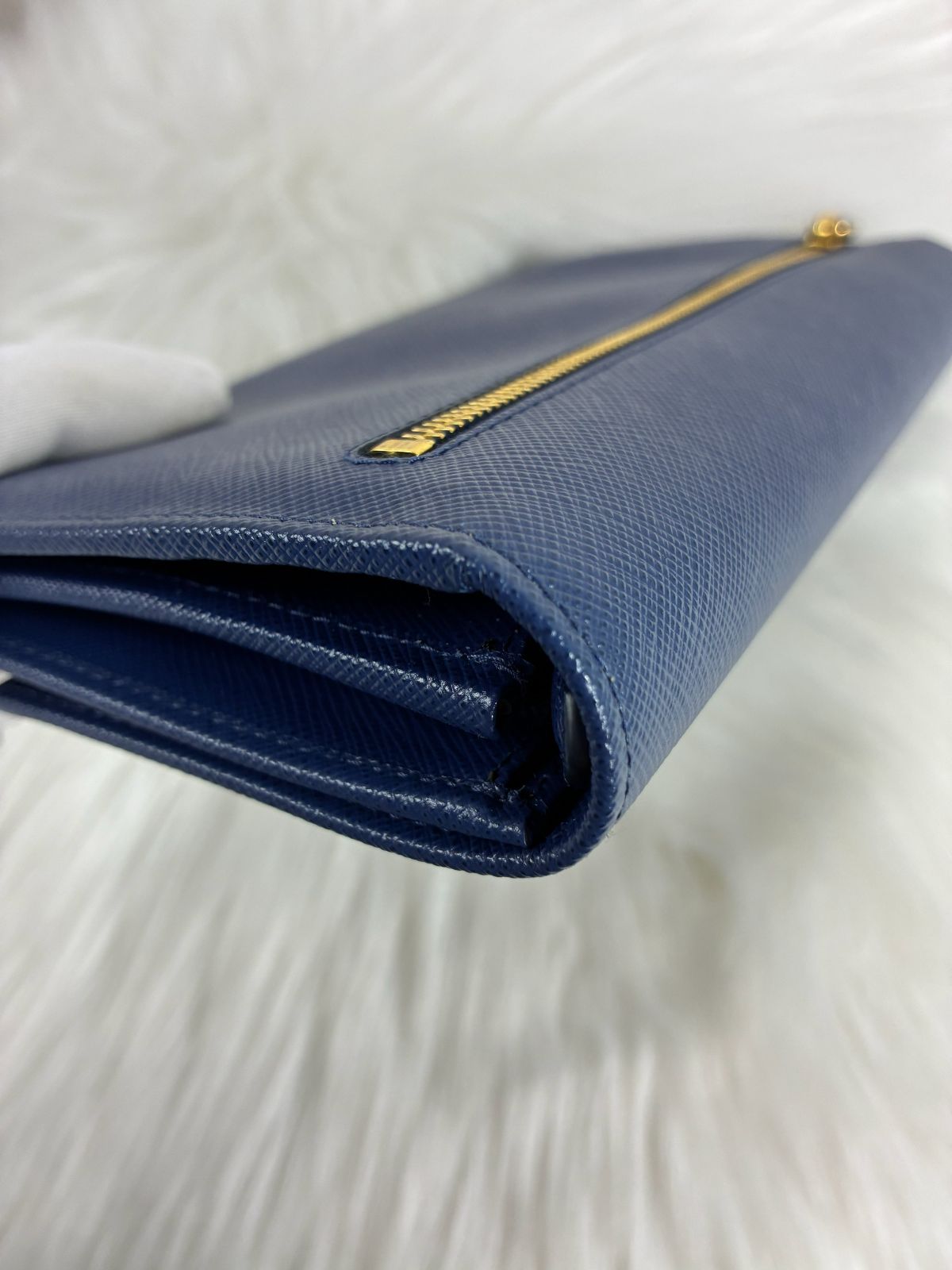 PRADA サフィアーノレザー