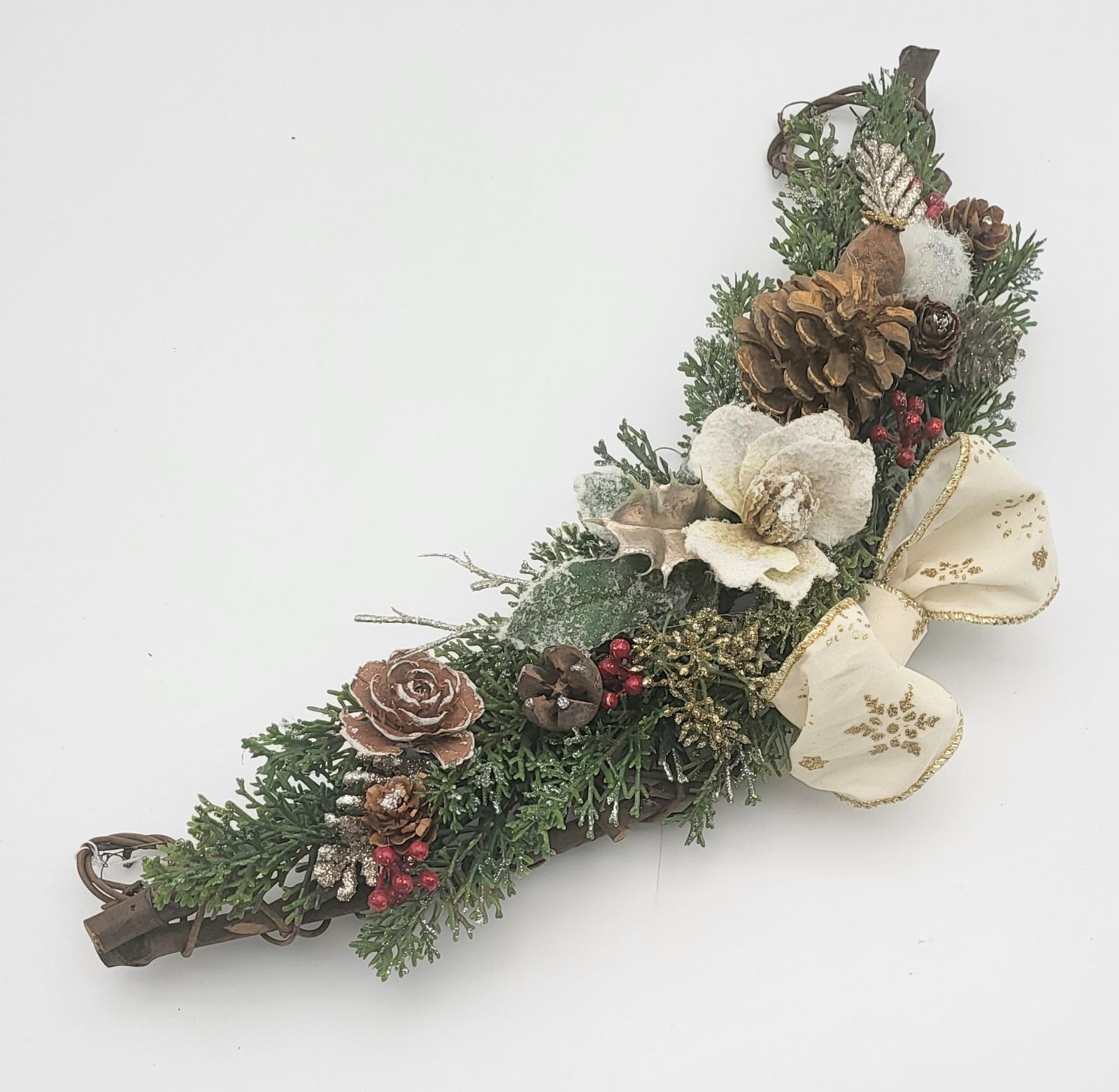 ローズ-松ぼっくり三日月型 リース