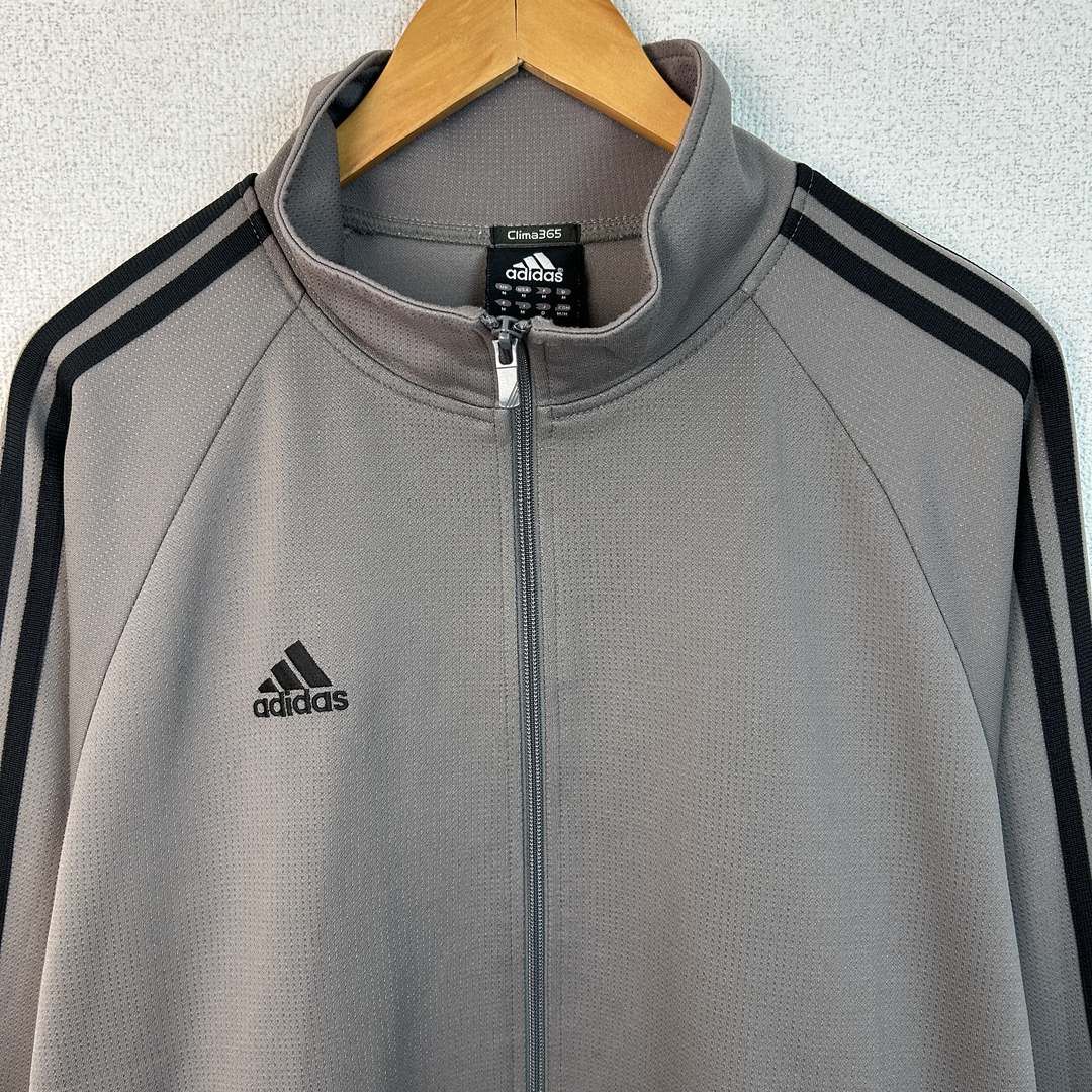 M-223 adidas アディダス　トラックジャケット　古着　サイズL相当 M-223 adidas アディダス トラックジャケット 古着 サイズL相当