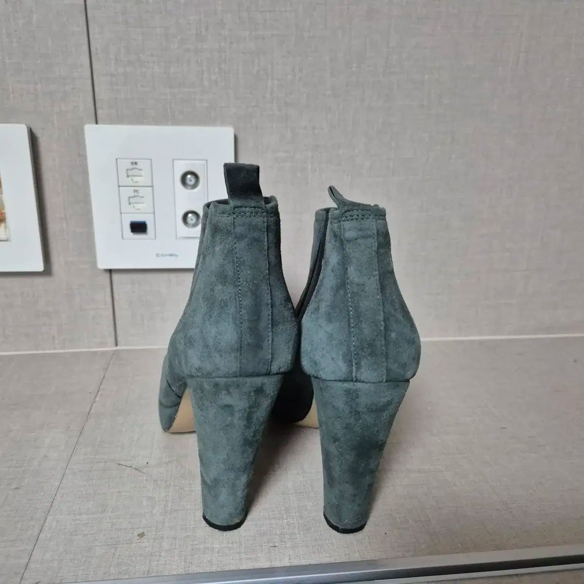 アンクルブーツ