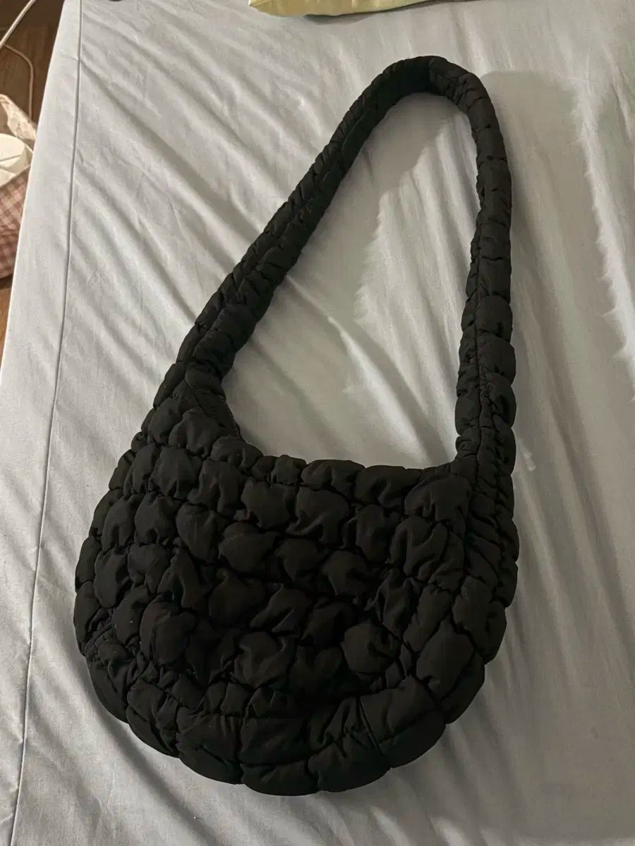 COS メッセンジャーバッグ ブラック