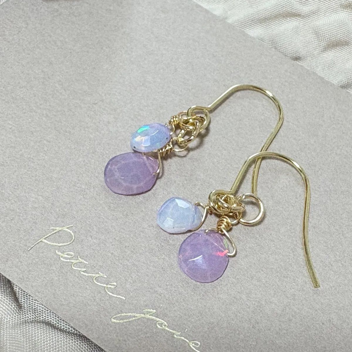 パープルカラーオパール ピアス エチオピア産パープルオパール ピアス サージカルステンレス - メルカリ