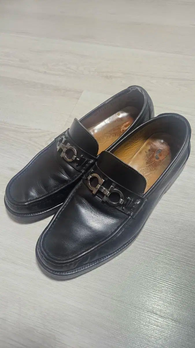 FERRAGAMO フェラガモ ローファー 270 8EEE