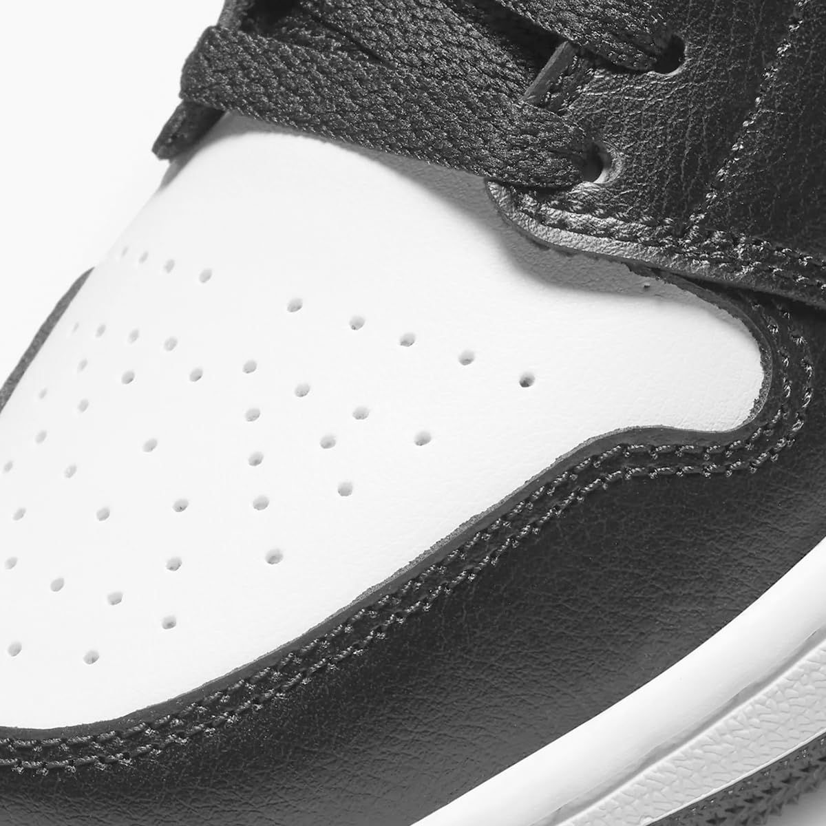  ナイキ エア ジョーダン 1 ロー W AIR JORDAN LOW ホワイト ブラック DC 0774 101 日本 22 5 cm トレイルランニングシューズ アウトドアシューズ