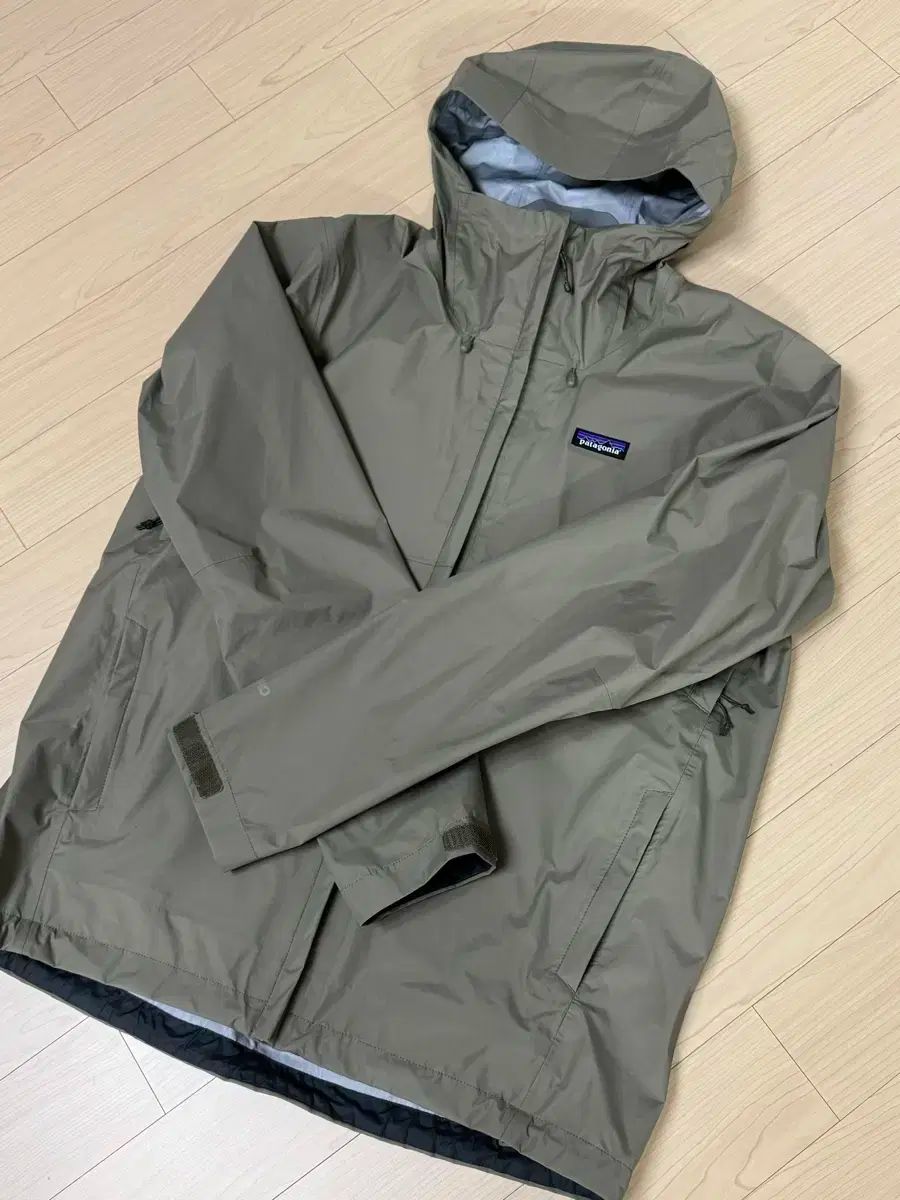 パタゴニア トレントシェル L セージカーキ