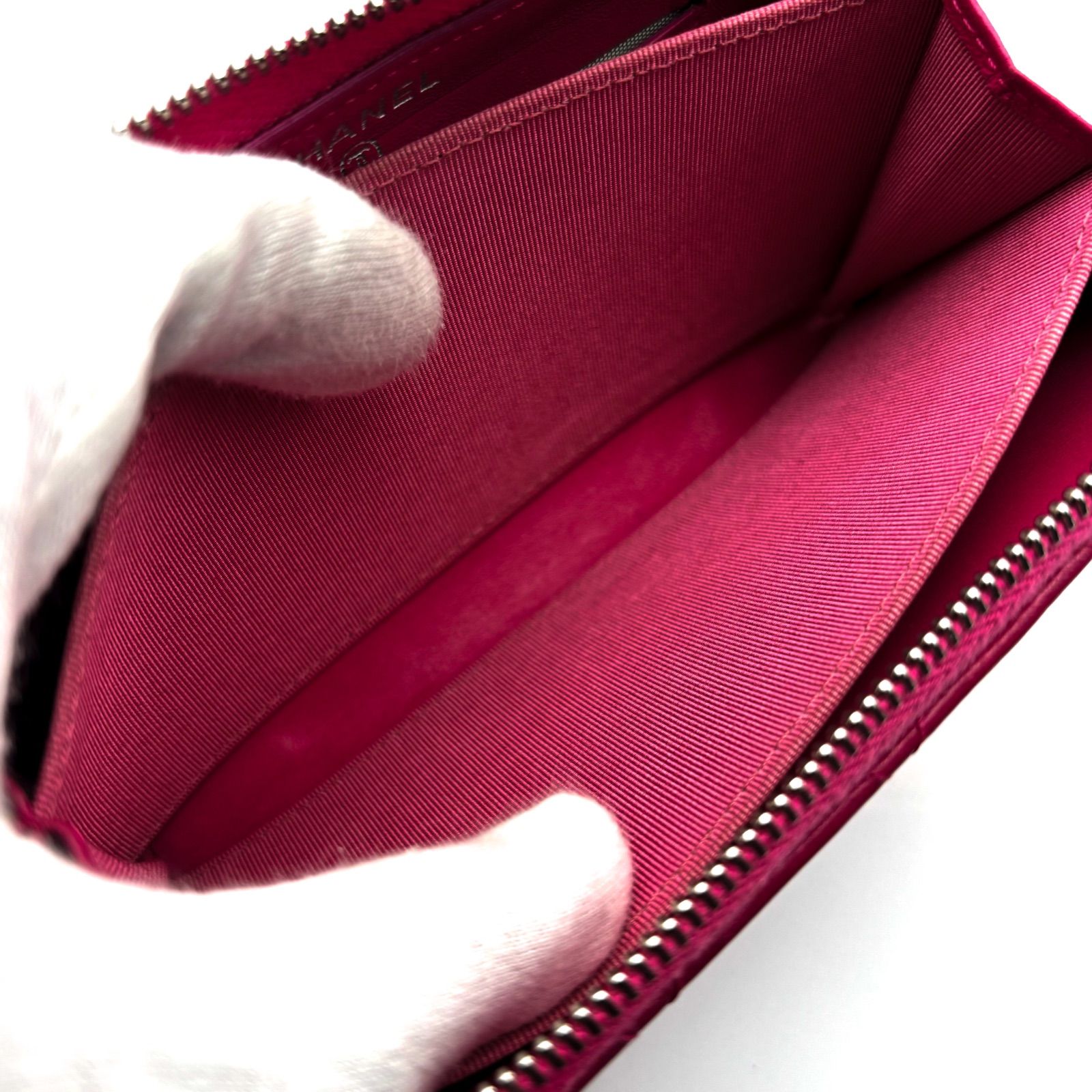 最終価格【超極美品✨】シャネル マトラッセ ラウンドジップ ミディアム 財布 超極美品✨】シャネル 財布 マトラッセ ラウンドジップ ミディアム