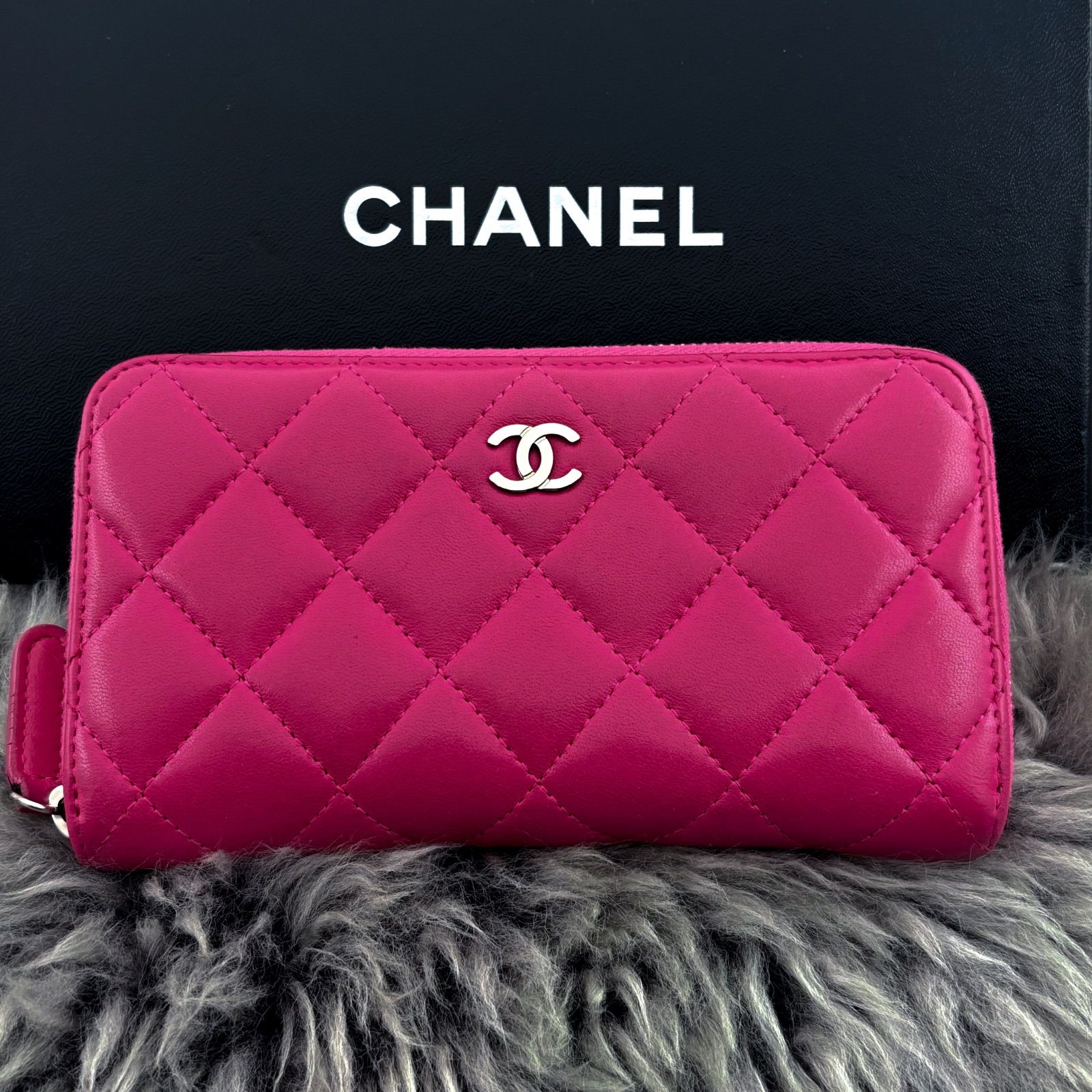 最終価格【超極美品✨】シャネル マトラッセ ラウンドジップ ミディアム 財布 極美品✨】シャネル ミディアム 財布 マトラッセ ラウンドジップ