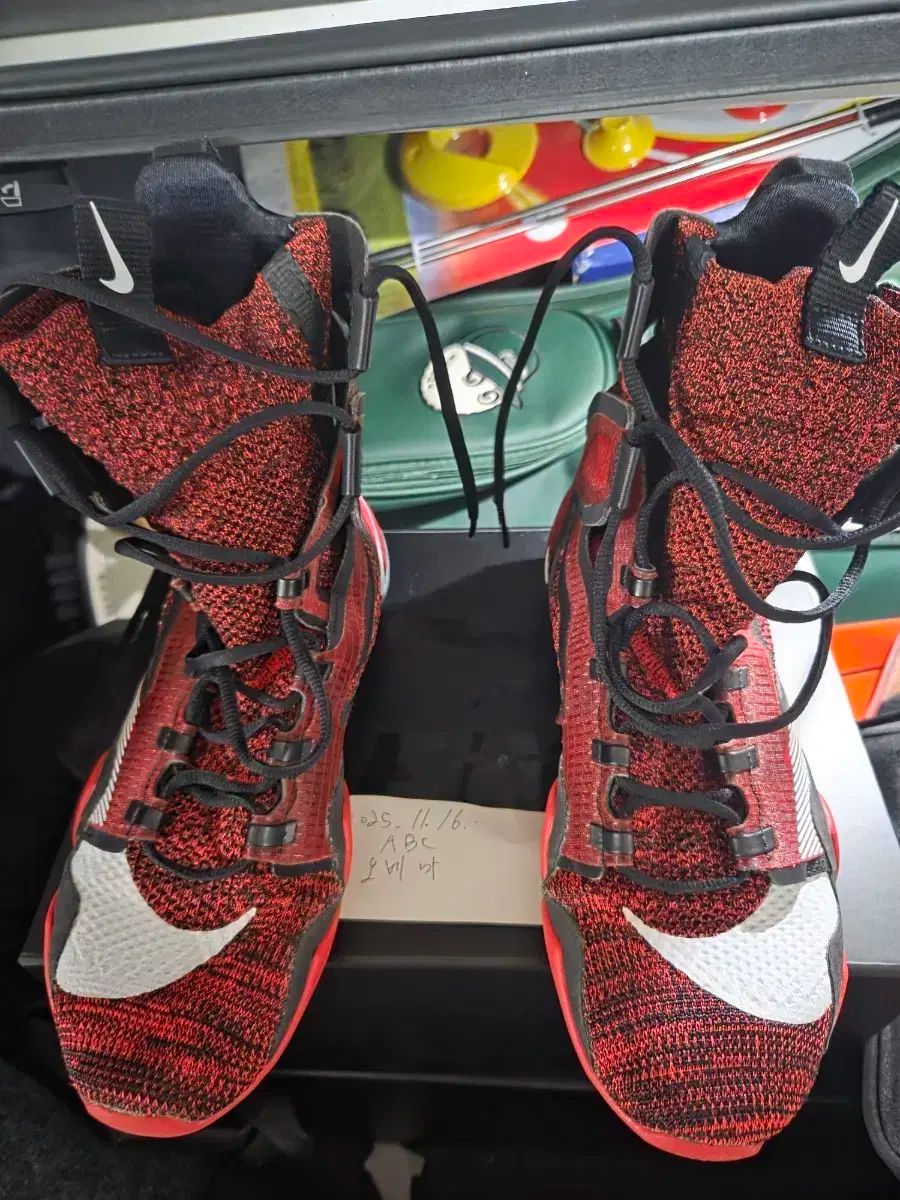 ナイキ ハイパーKO2 270サイズ