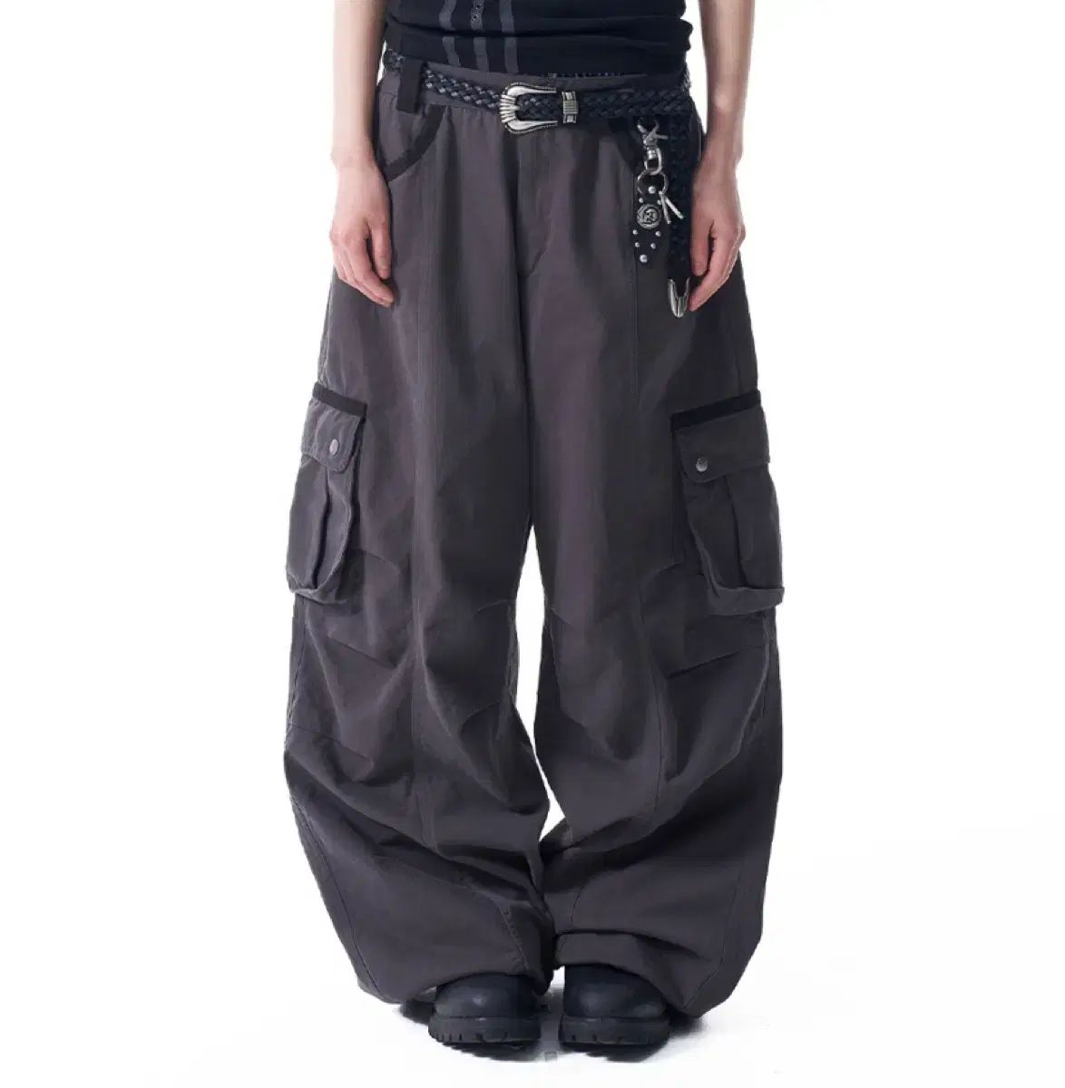 アーカム ピンタック カーゴ パンツ ダークグレー 1