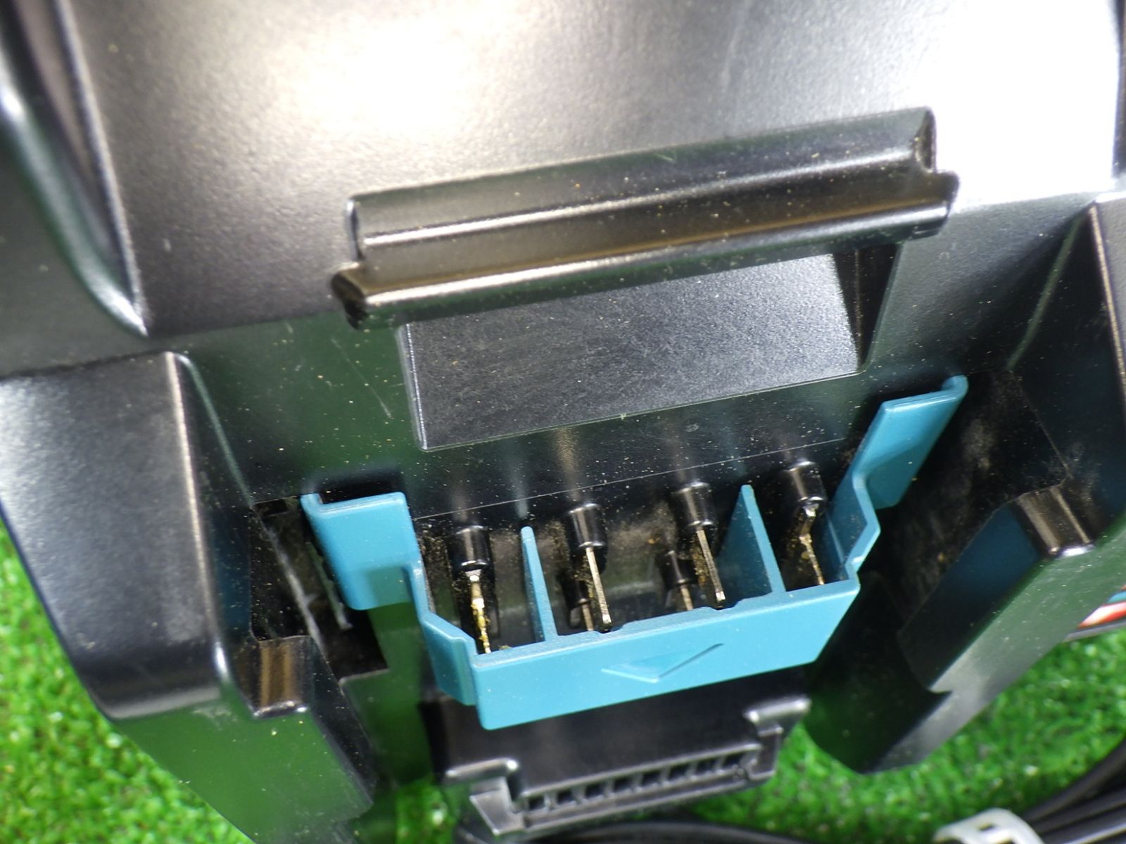 USB充電も です マキタ 40Vmax用 急速充電器 DC40RA 充電式 電動工具 品