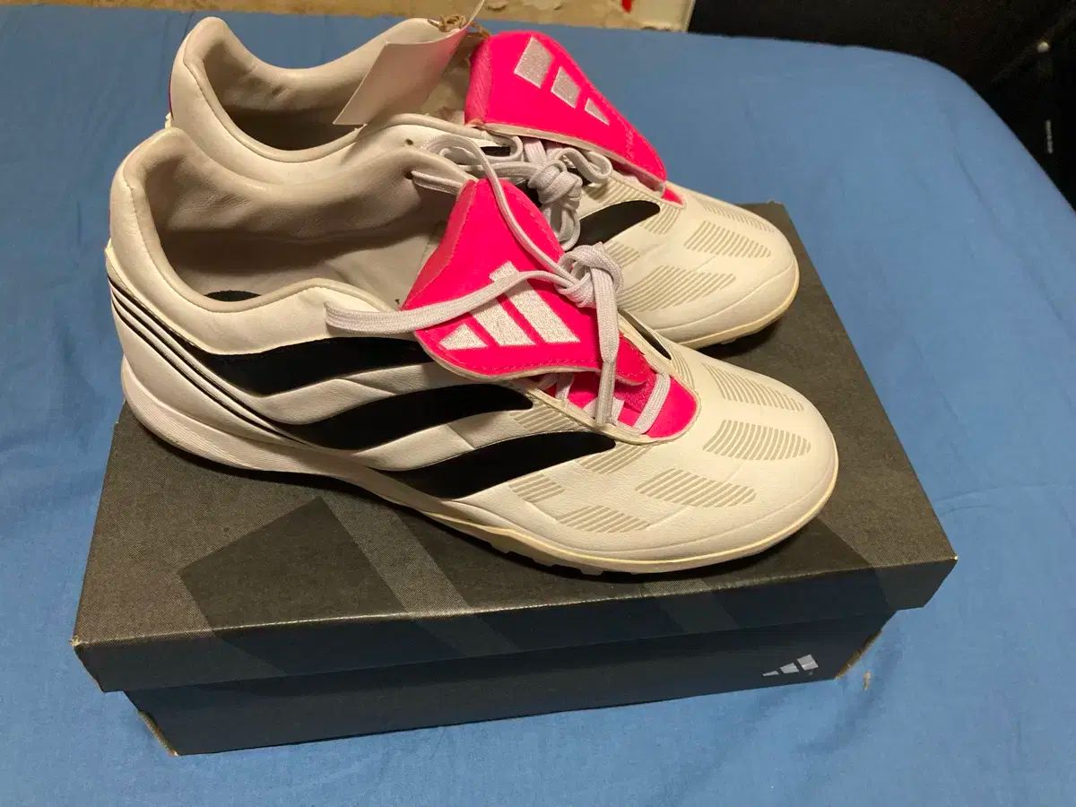 アディダス プレデター プレシジョン TF サッカーシューズ 245