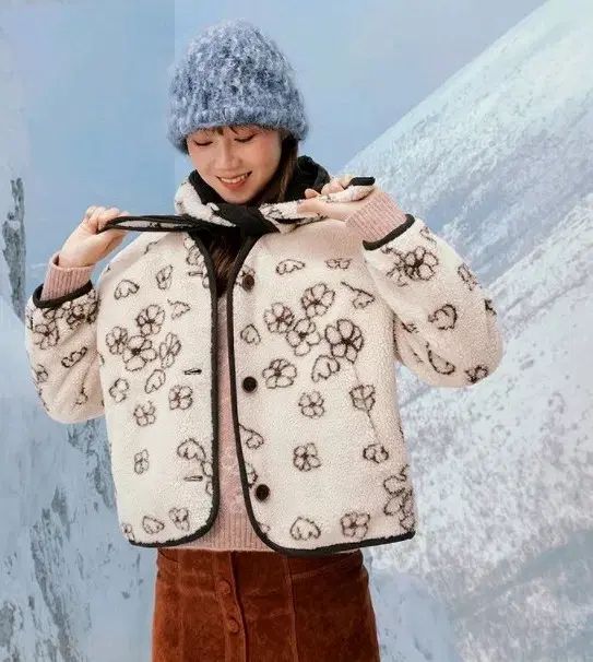 サースデーアイランド フードジャケット